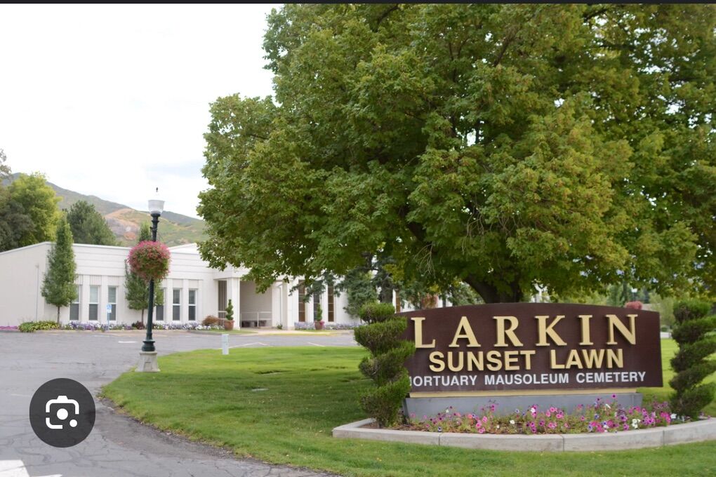 2  Burial Crypts, Side By Side, LarkinSunset Lawn