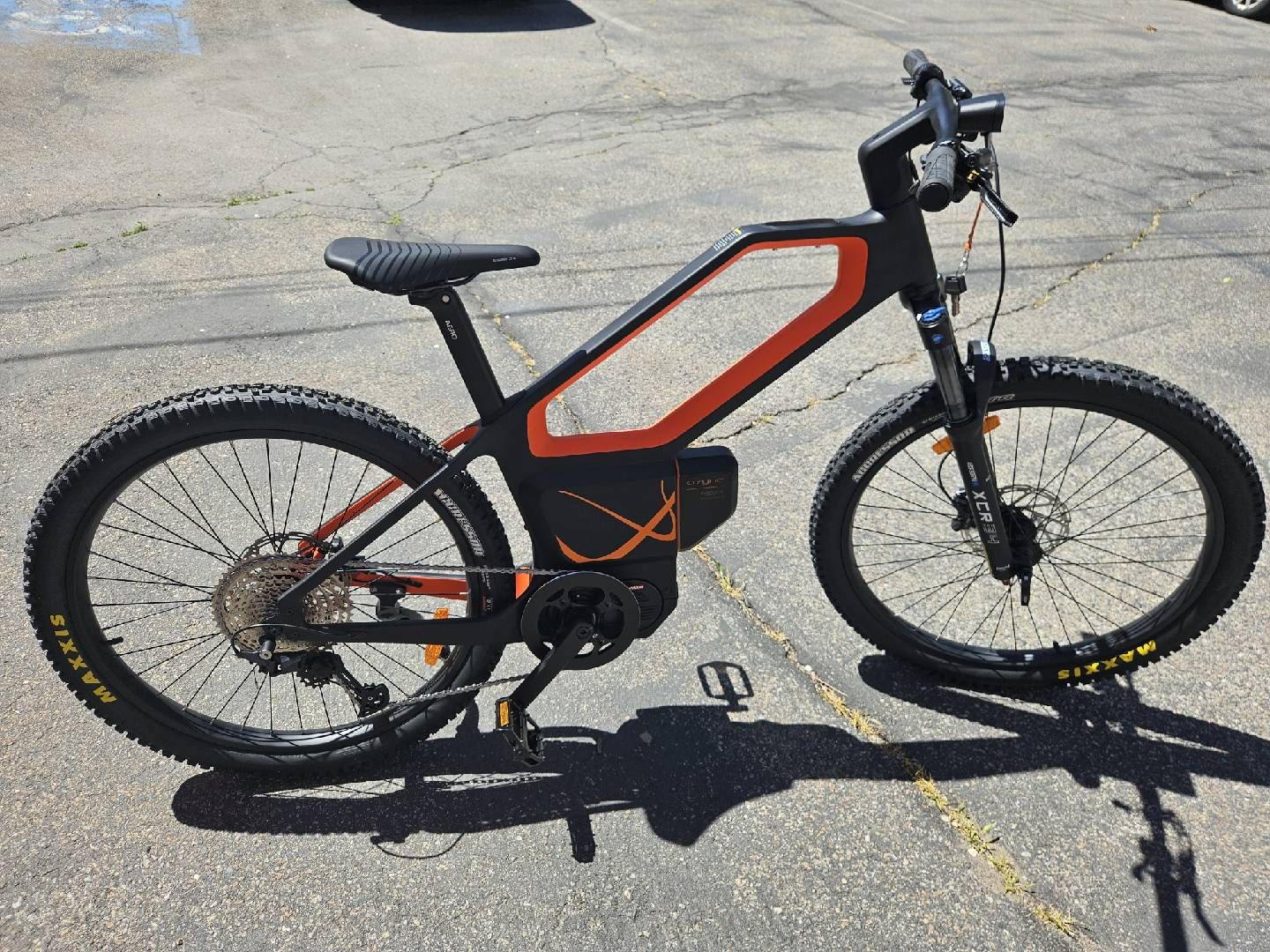 Async "H7" E-Bike, Mid-Drive, Black