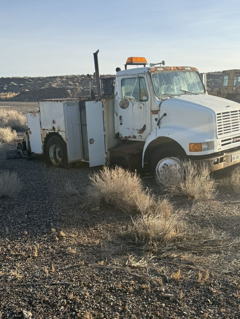 1989 International Parts Truck L10 Cummins