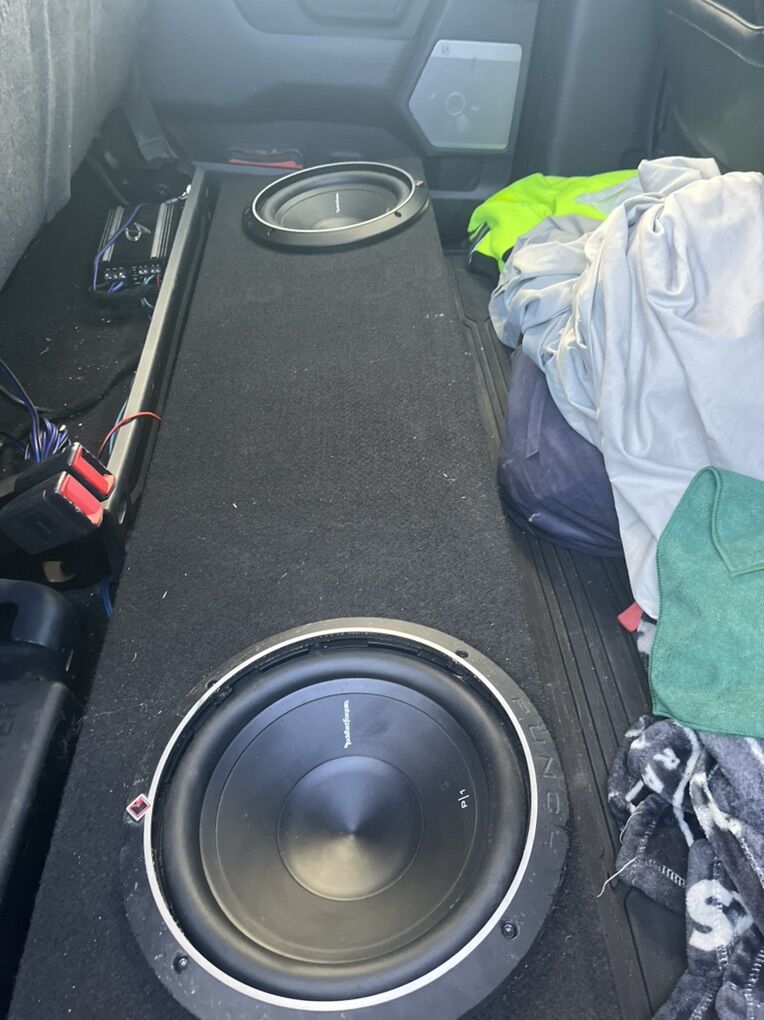 2-10 Rockford Fosgate Box Subwoofers For Under Th