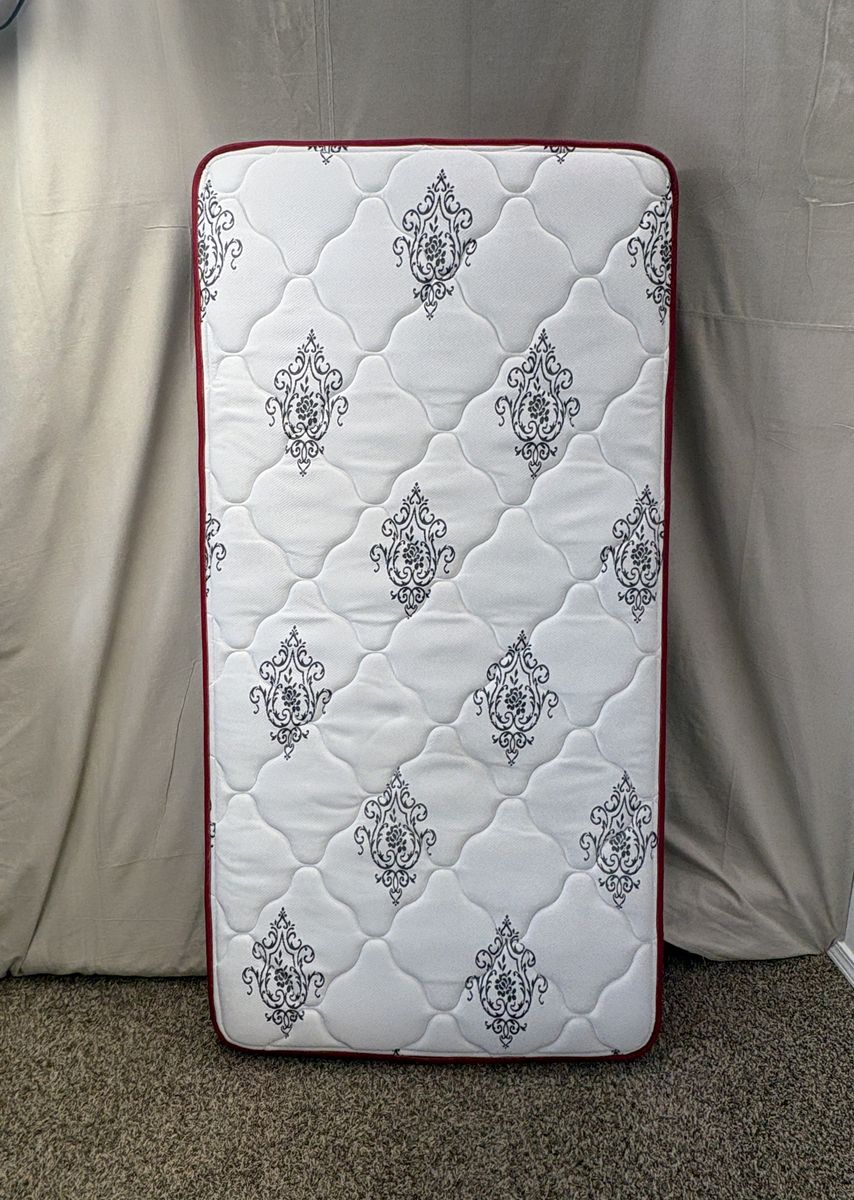DELIVERY - 9 inch CLEAN Twin Mattress - GREAT CONDITION