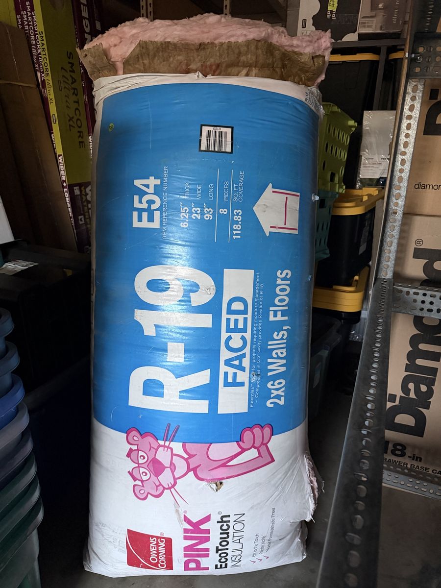 Owens Corning R-19 Pink Faced Fiberglass Batt Insulation 118.83 sq ft for 2x6 Walls & Floors