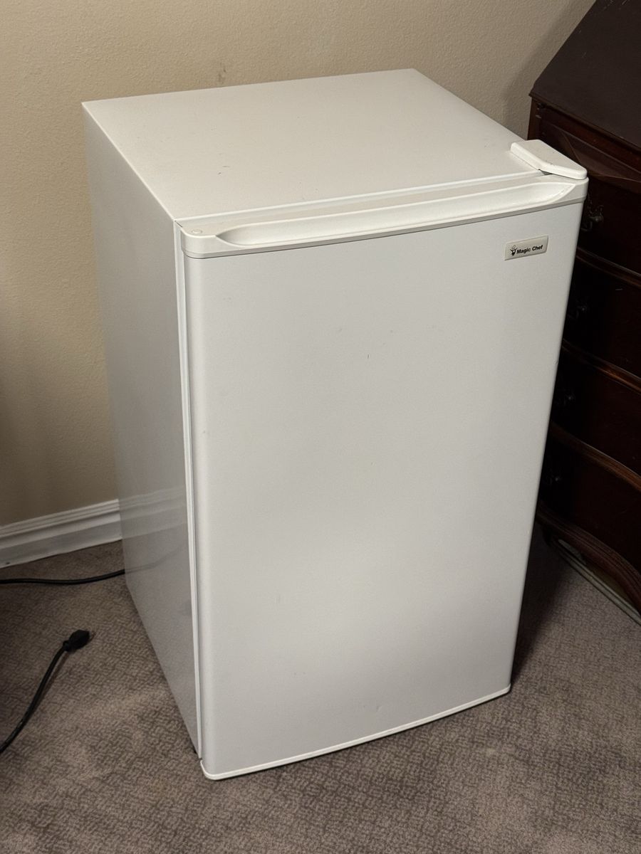 Magic Chef Mini Fridge