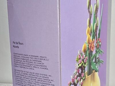 LEGO Flower Pot # 40588 VIP Limited Edition.