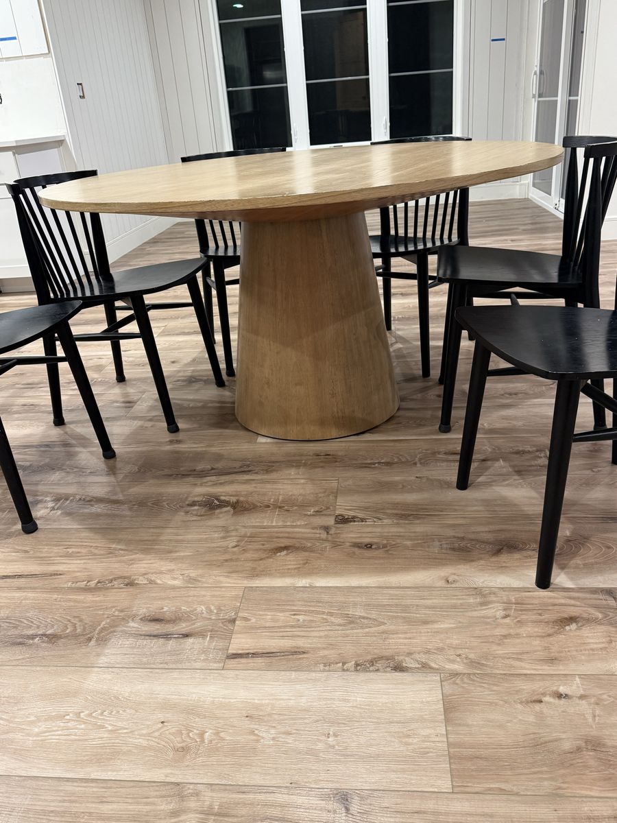 5’  Round Dining Table with Pedestal Base