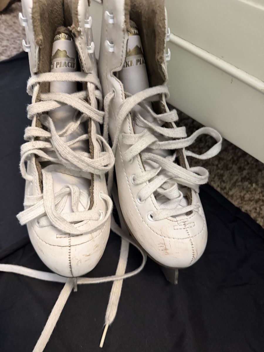 Lake Placid White Ice Skates - Women's/Girl's, Size 3 - Beginner/Recreational Figure Skates