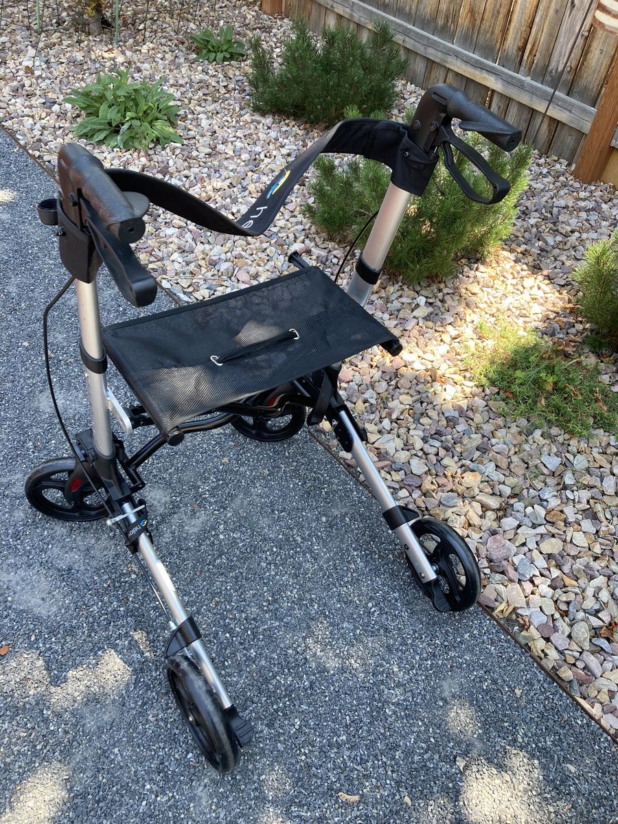 Helavo Folding 4 wheeled Rollator Walker with Seat, Backrest, and Ergonomic Handles and Large Wheels