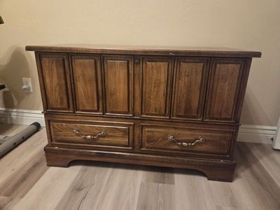Lane cedar chest