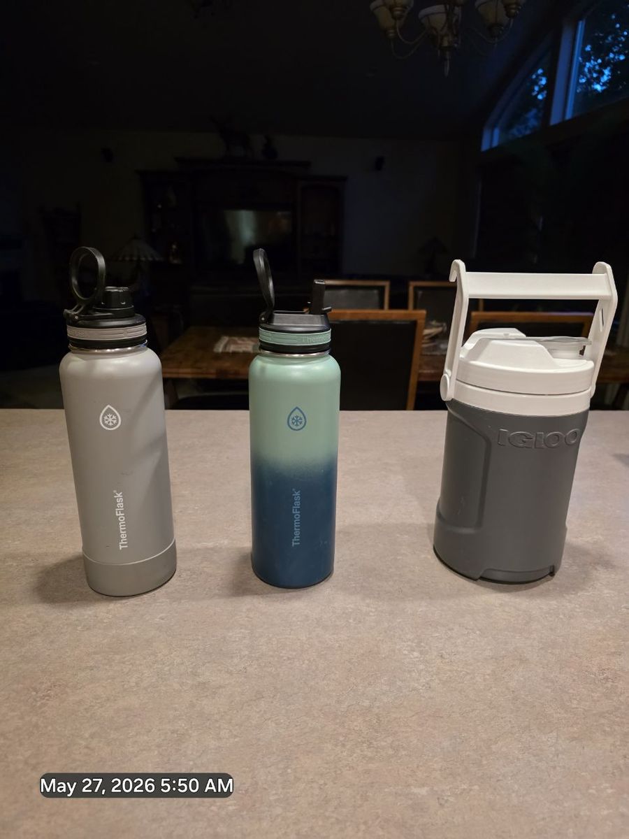 3 Very Nice Jugs... Excellent condition..All 3 for 1 price