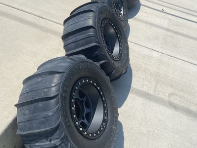 Sand Tires Unlimited Sand Blaster 28-14 Paddle Tires on Beadlock Wheels Set of 4