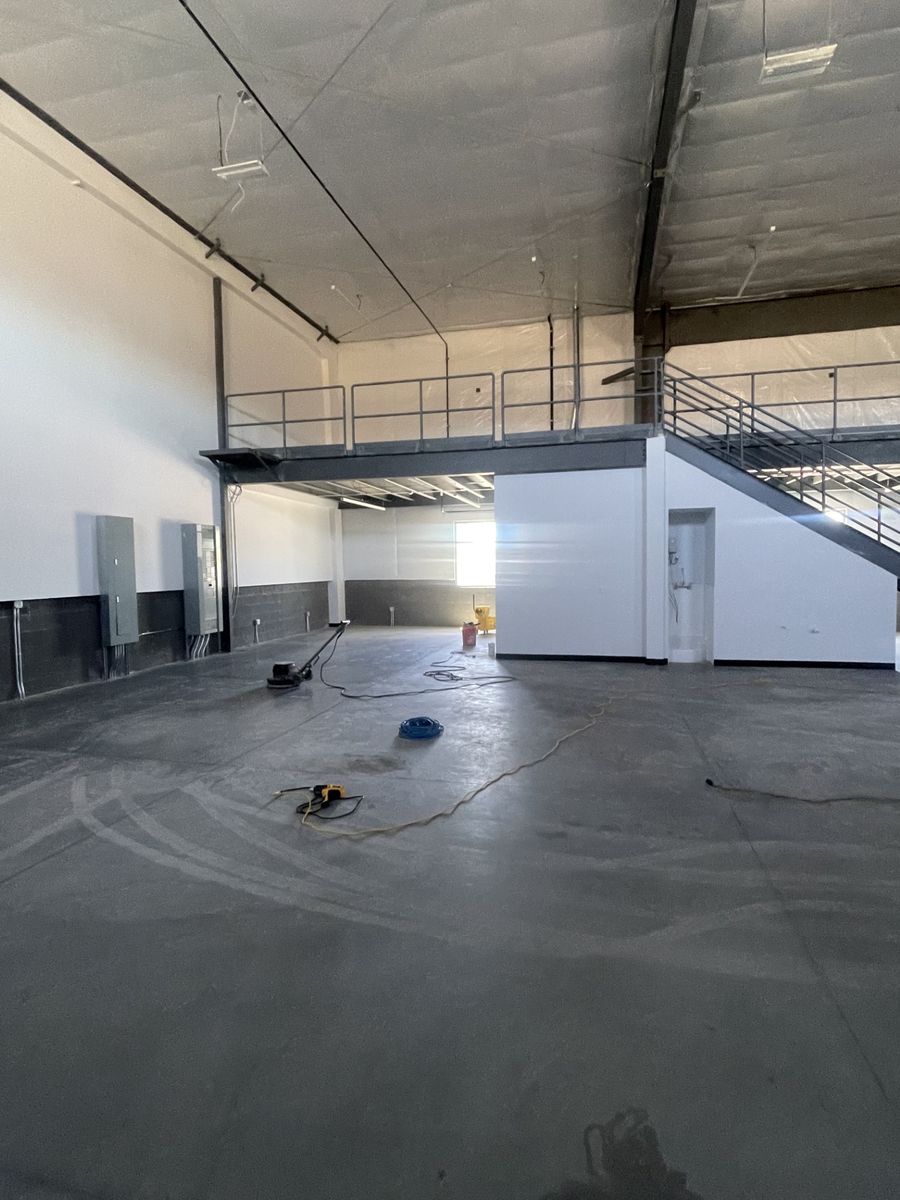 Main image 7