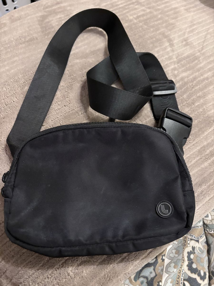 Women’s Black Crossbody Bag 