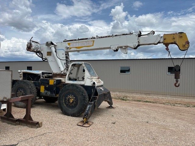 1973 Pettibone Model-15 Crane