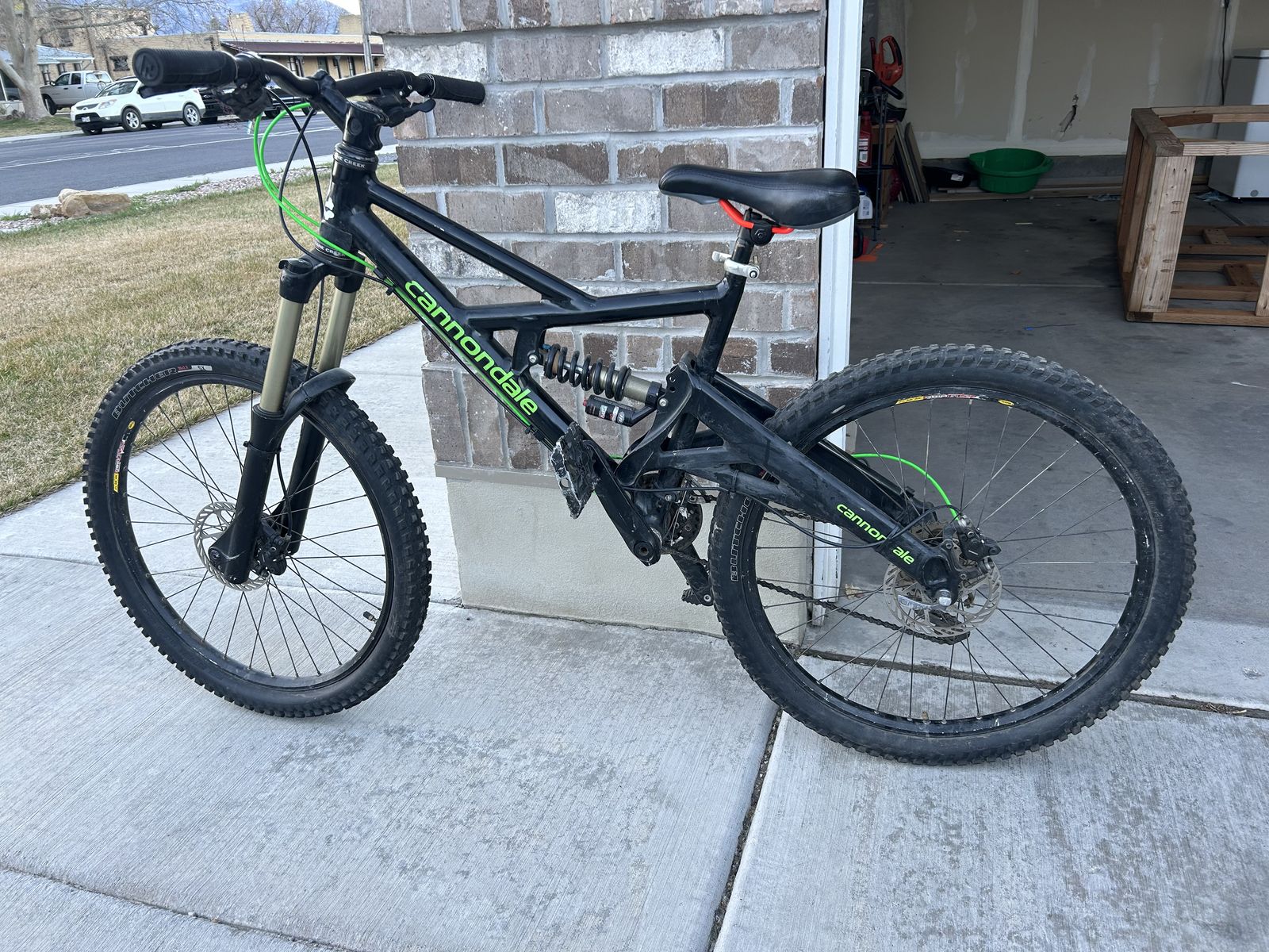 Cannondale Medium Mountain bike