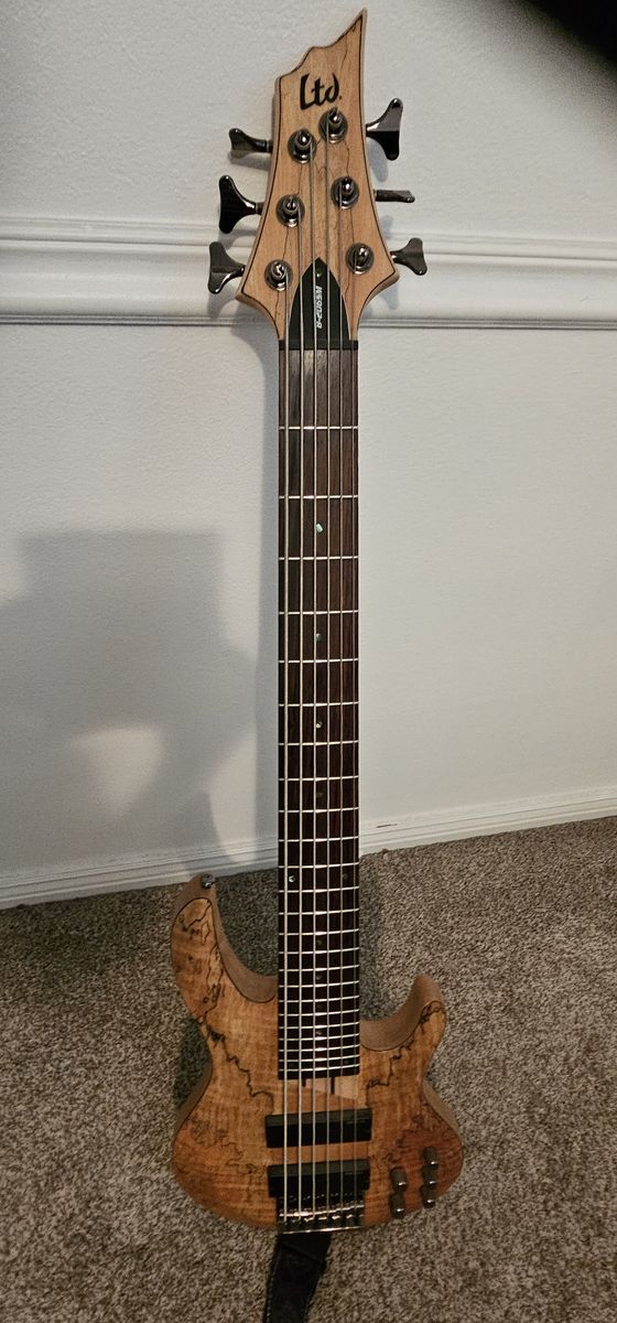 LTD 6 string bass, near mint condition, hardly used