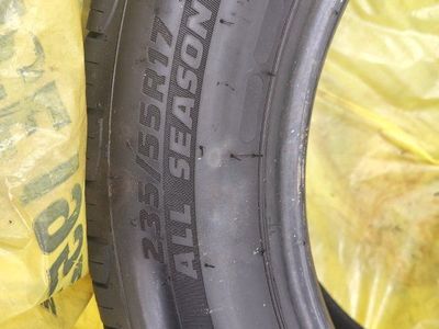 Les Schwab Road Control 2 235/55R17 All-Season Tires