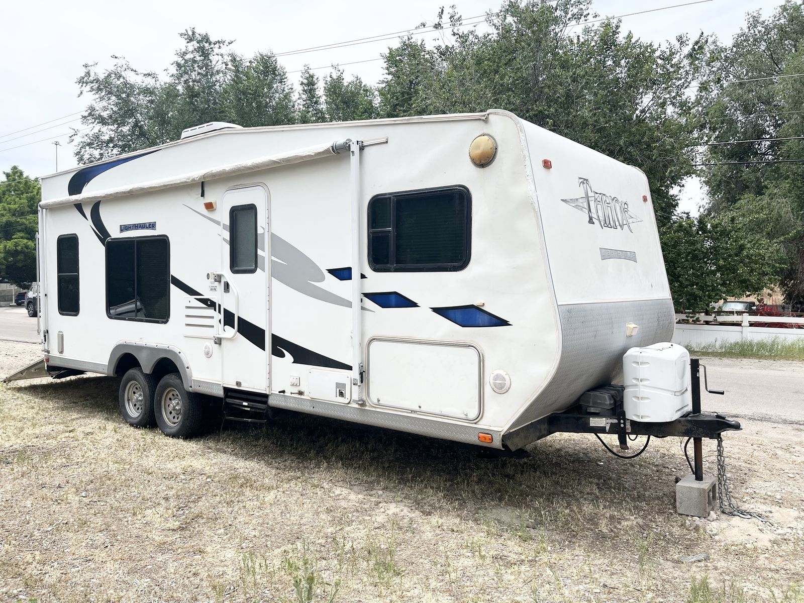 2008 tahoe light toy hauler