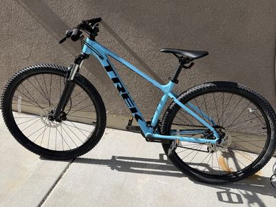 Trek Marlin 5 Mountain Bike - Light Blue, Hardtail, Shimano Components