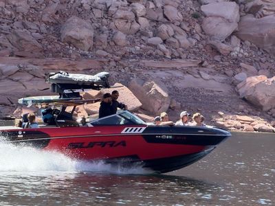 2016 Supra SA 400 Wakeboard / Surf Boat