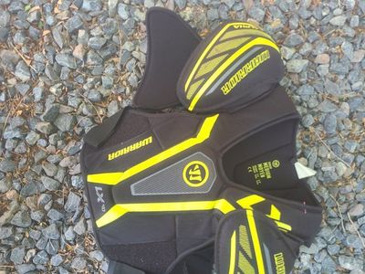 adult medium hockey chest pads