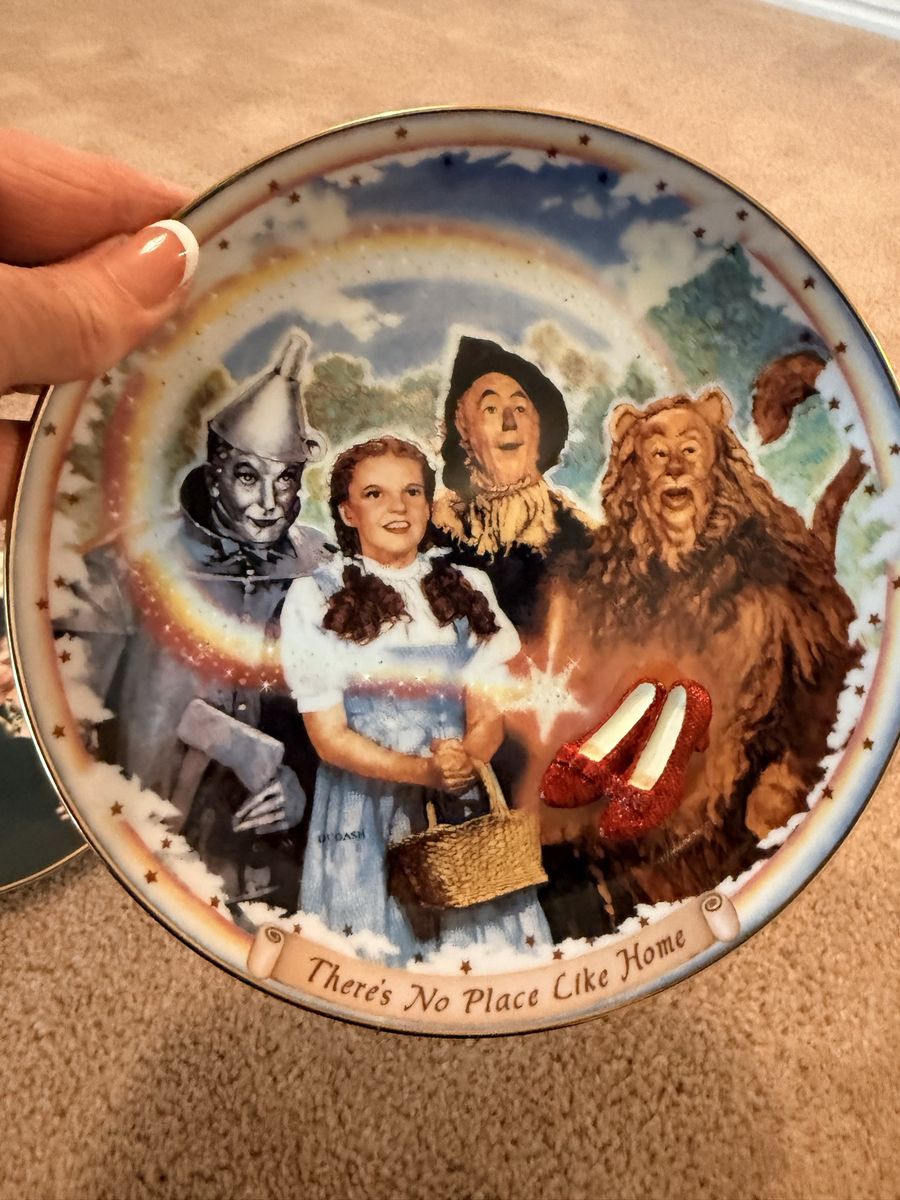 Bradford Exchange Wizard of Oz "There's No Place Like Home" Collector Plate by Michael Dudash
