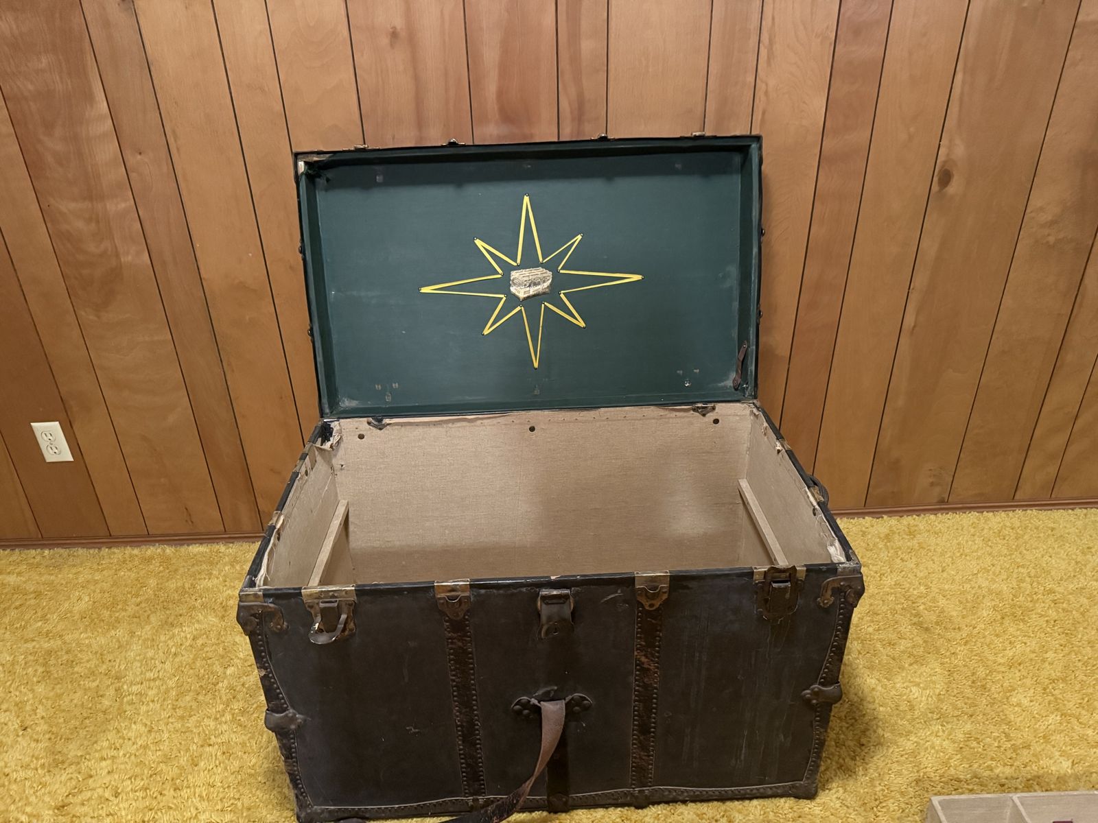Main image 4