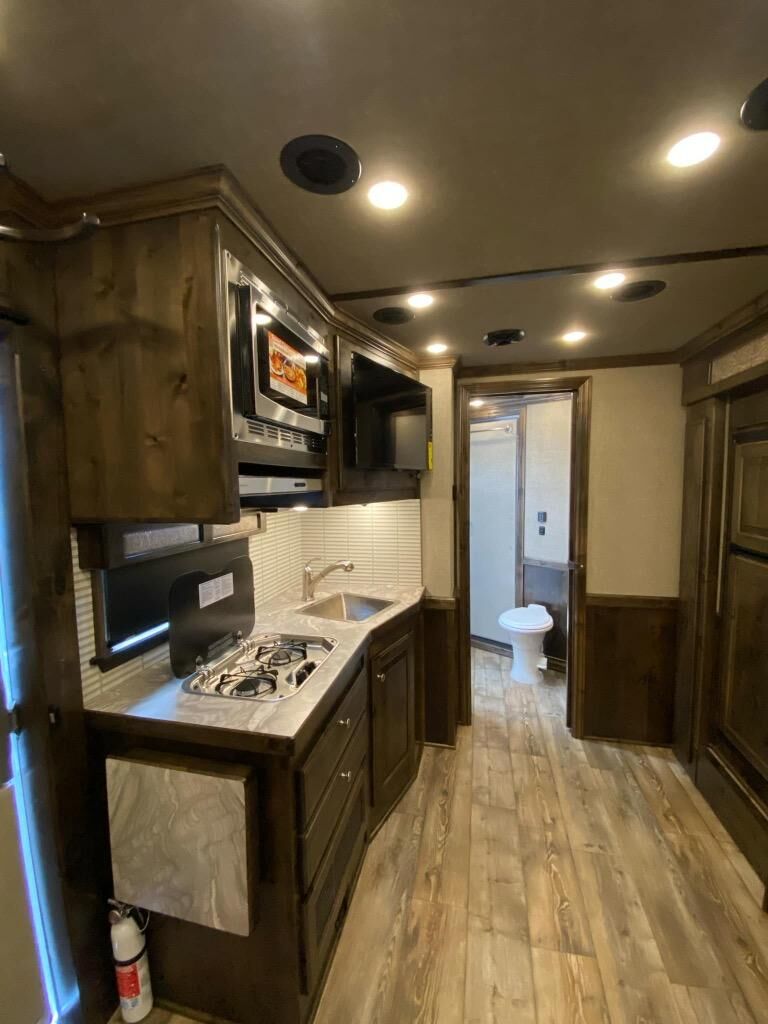 New 2025 Elite Show Cattle Livestock Trailer with Living Quarters