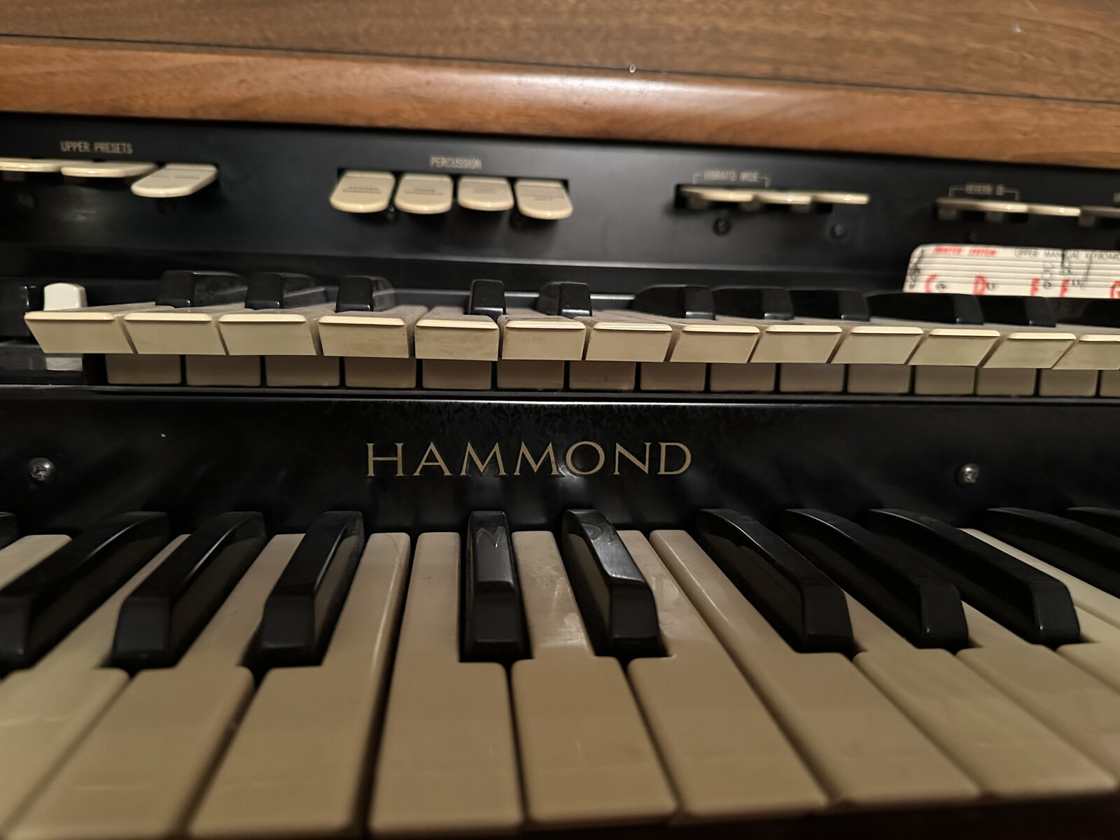 Hammond L-112 Spinet Organ