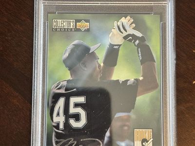 1994 Collector's Choice Michael Jordan Silver Signature #661 PSA 8