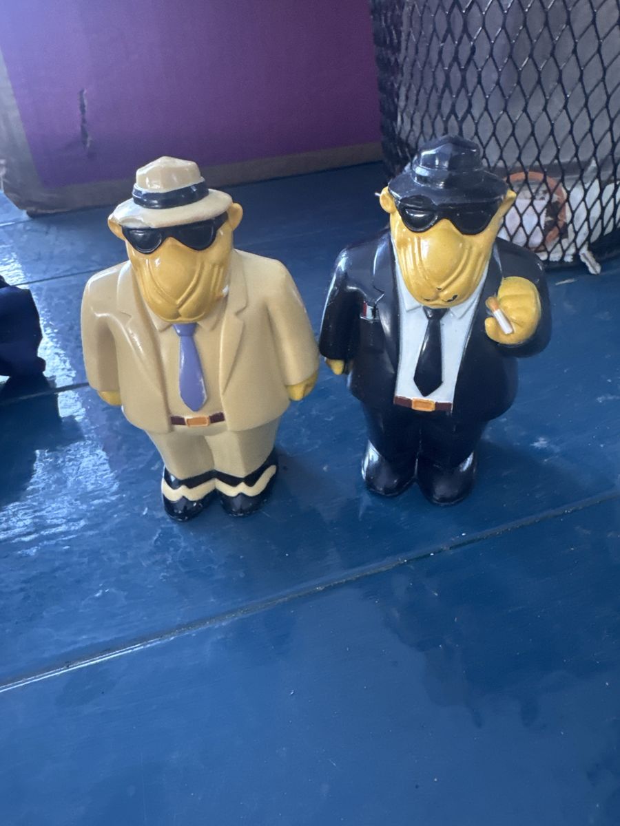 Vintage Joe Camel Salt and Pepper Shakers Figural Set