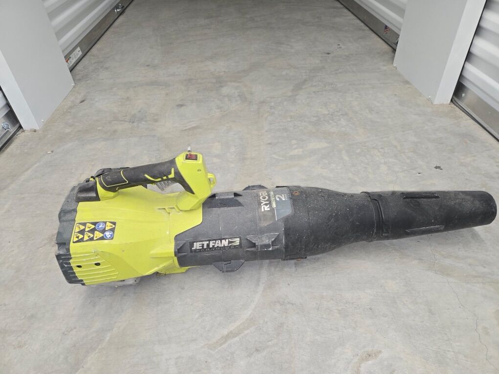 Ryobi 2 Cyle Leaf Blower