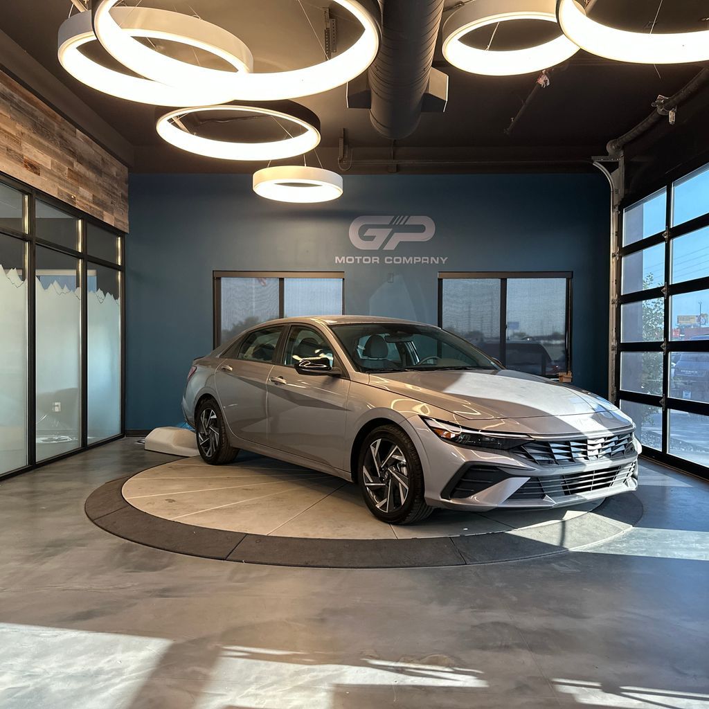 2025 Hyundai Elantra SEL Sport — rebuilt & branded title