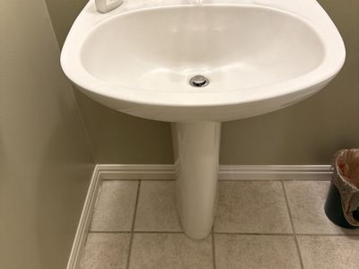 White Porcelain Pedestal Sink & Faucet Set - Bathroom Fixture