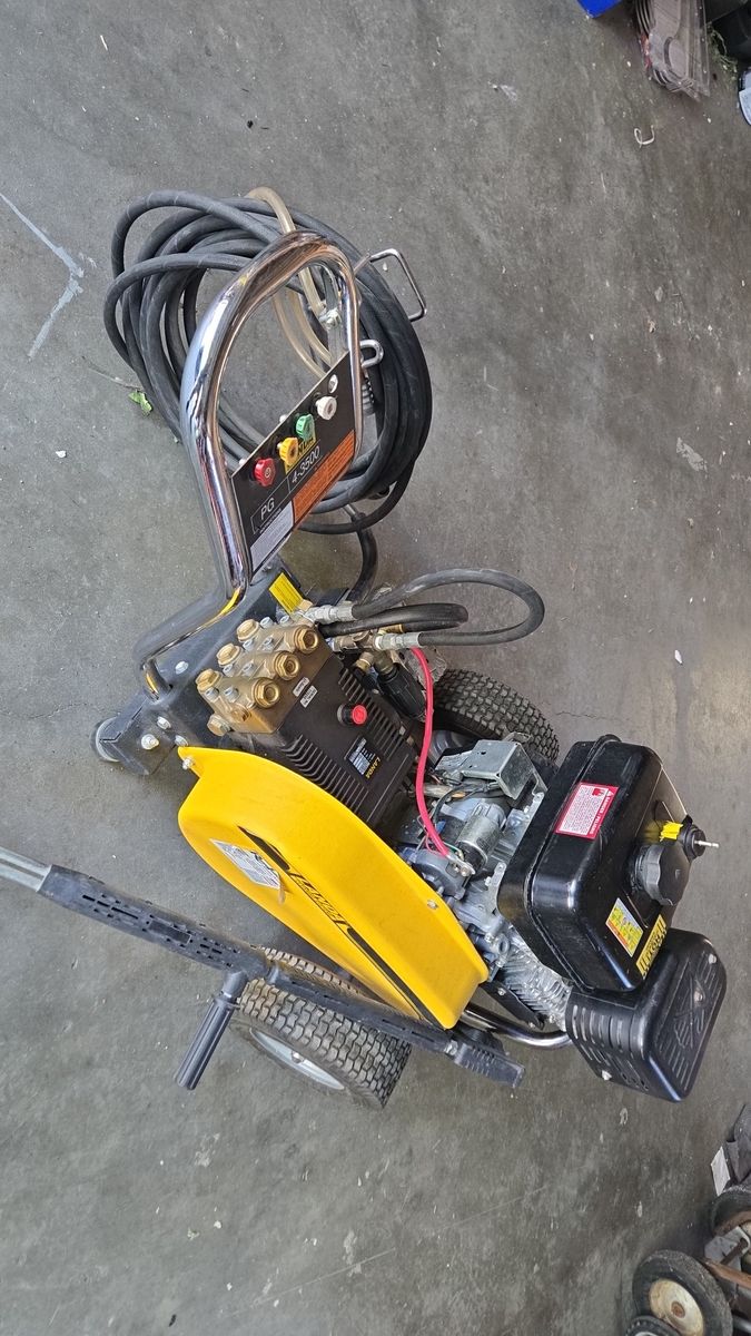 Commercial Landa 3500 PSI / 4 GPM Belt-Drive Pressure Washer
