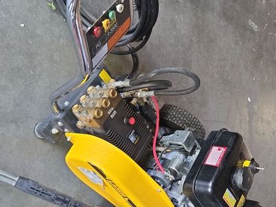 Commercial Landa 3500 PSI / 4 GPM Belt-Drive Pressure Washer