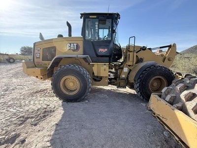 2022 CAT 938M loader