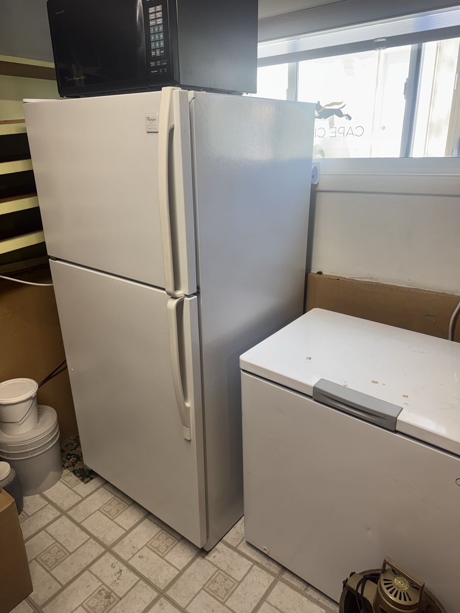 17.6 Cu. Ft. Top-Freezer Refrigerator