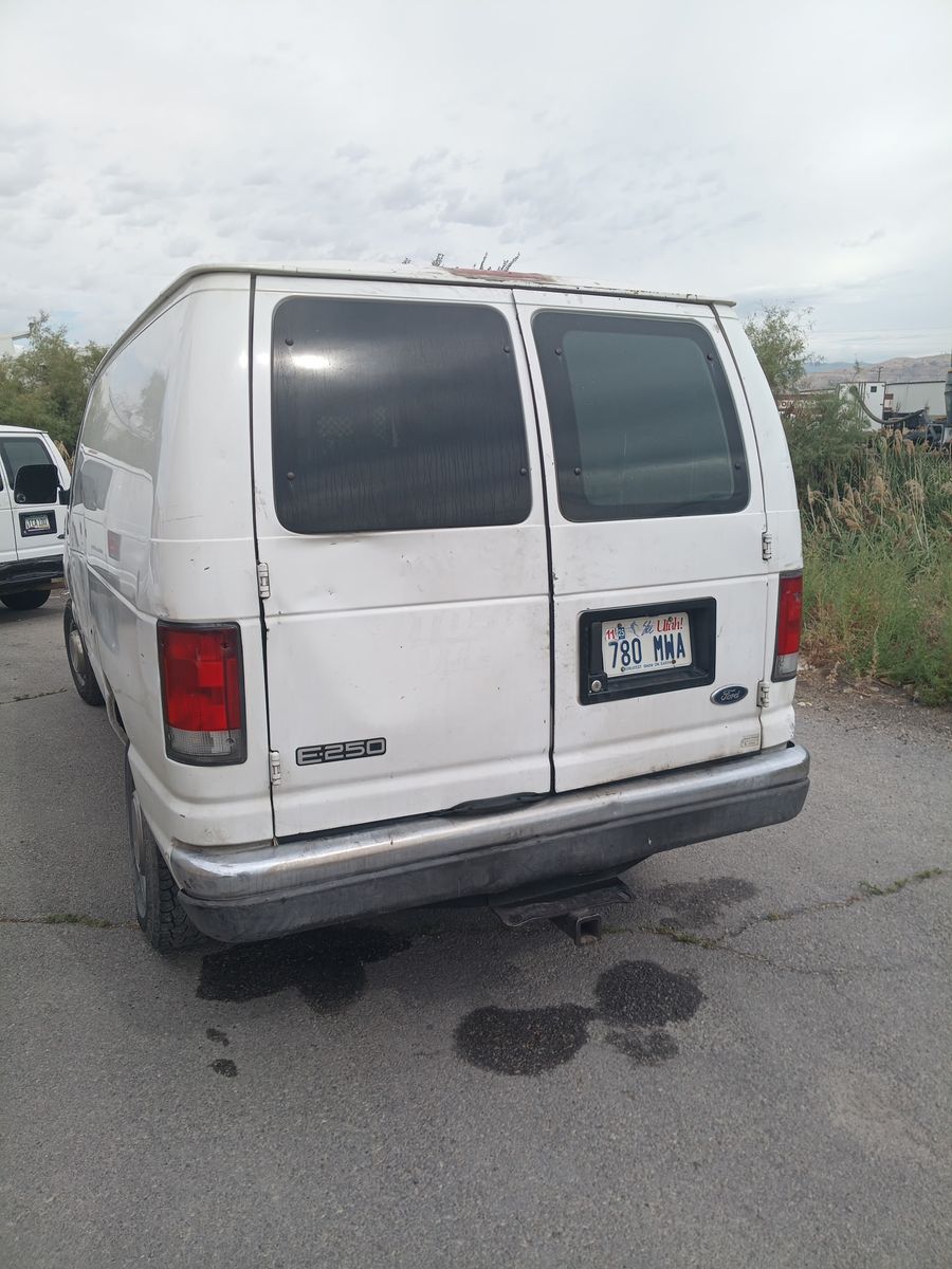 2001 Ford E-Series E-250