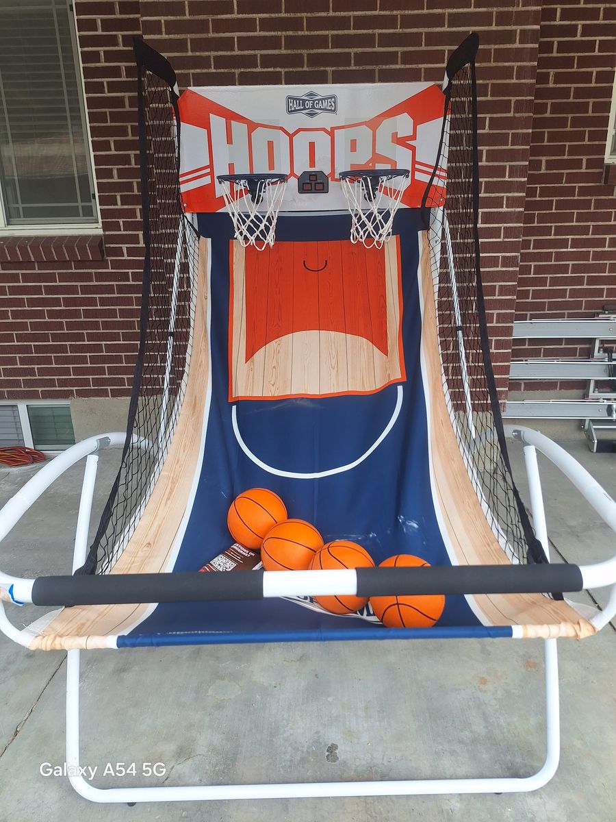 Hall of Games Hoops indoor basketball