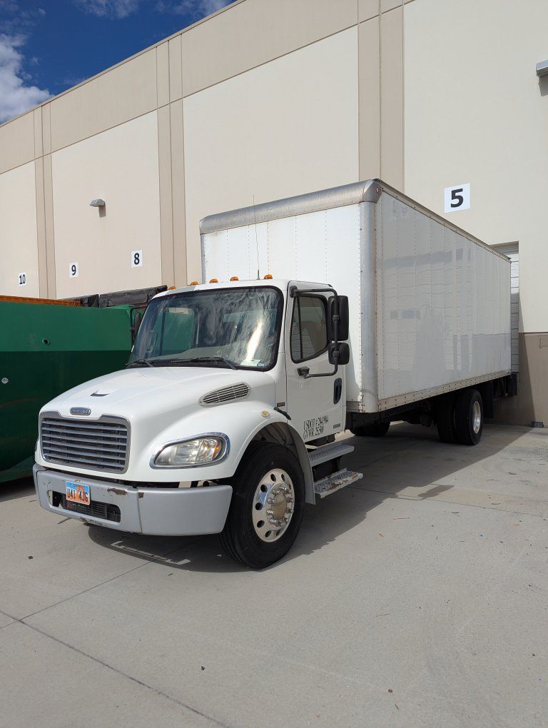2008 Freightliner M2 106 