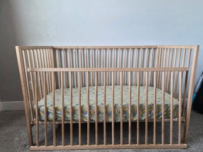 baby crib