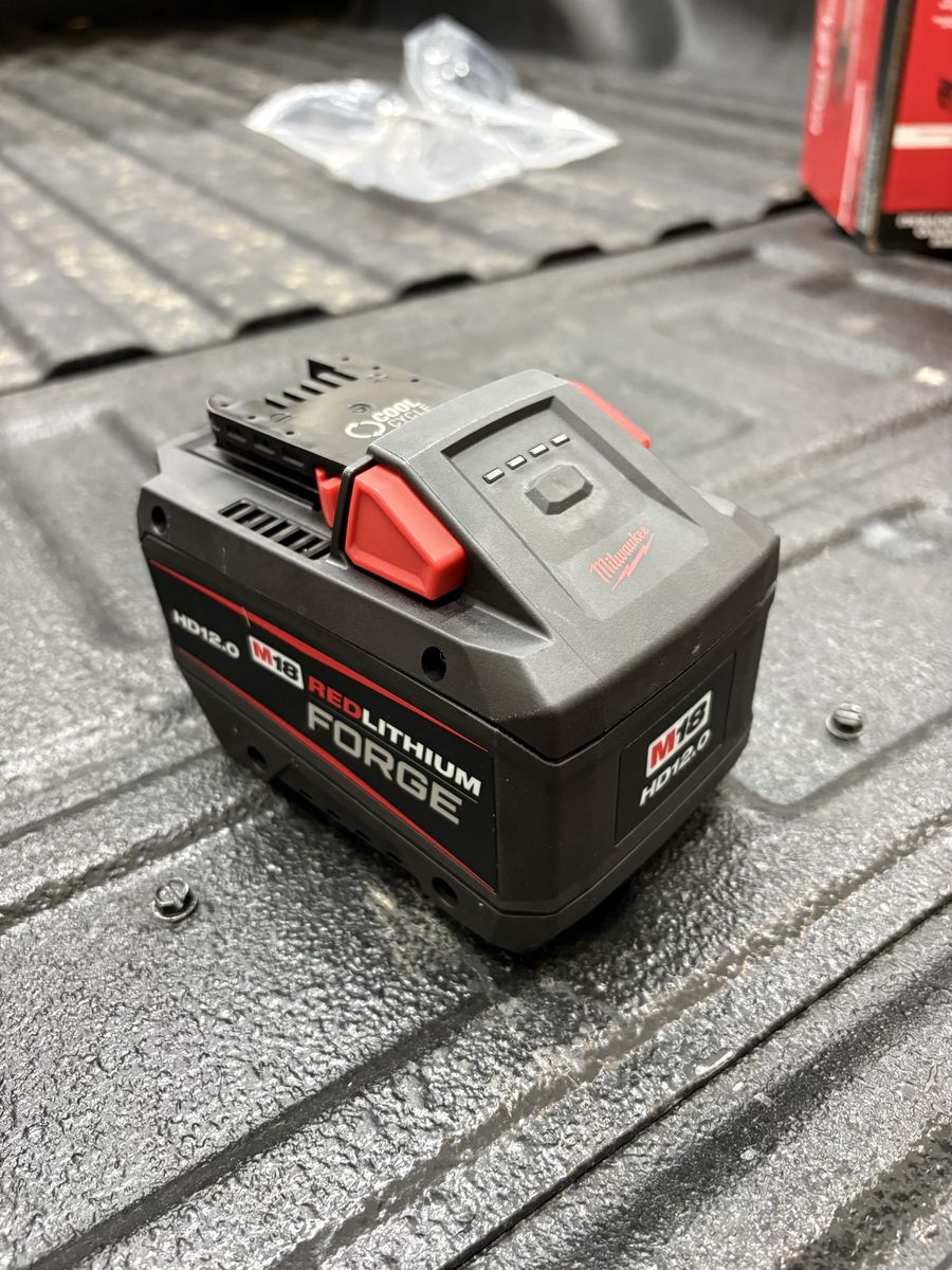 Milwaukee M18 12.0 Forge Battery