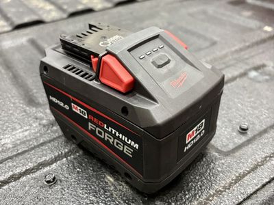 Milwaukee M18 12.0 Forge Battery
