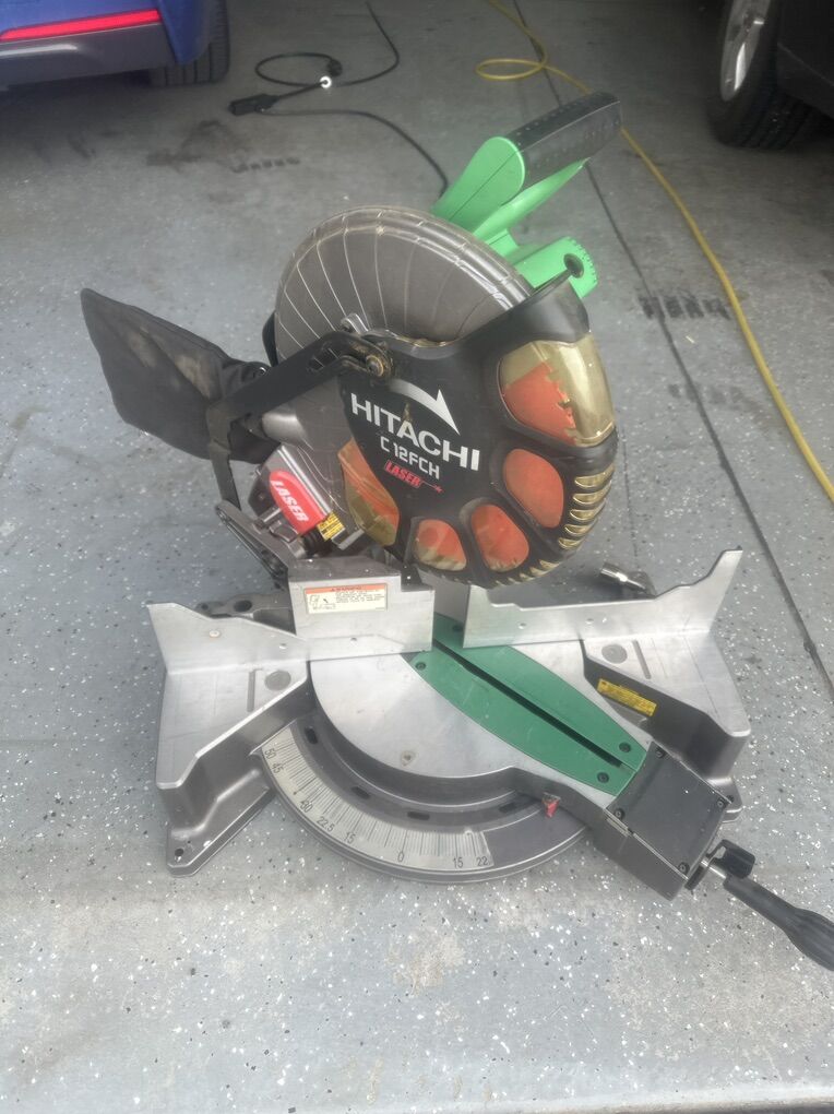 Hitachi Compound Miter Saw