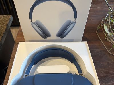 Apple AirPods Max-Blue-Excellent Condition w/case