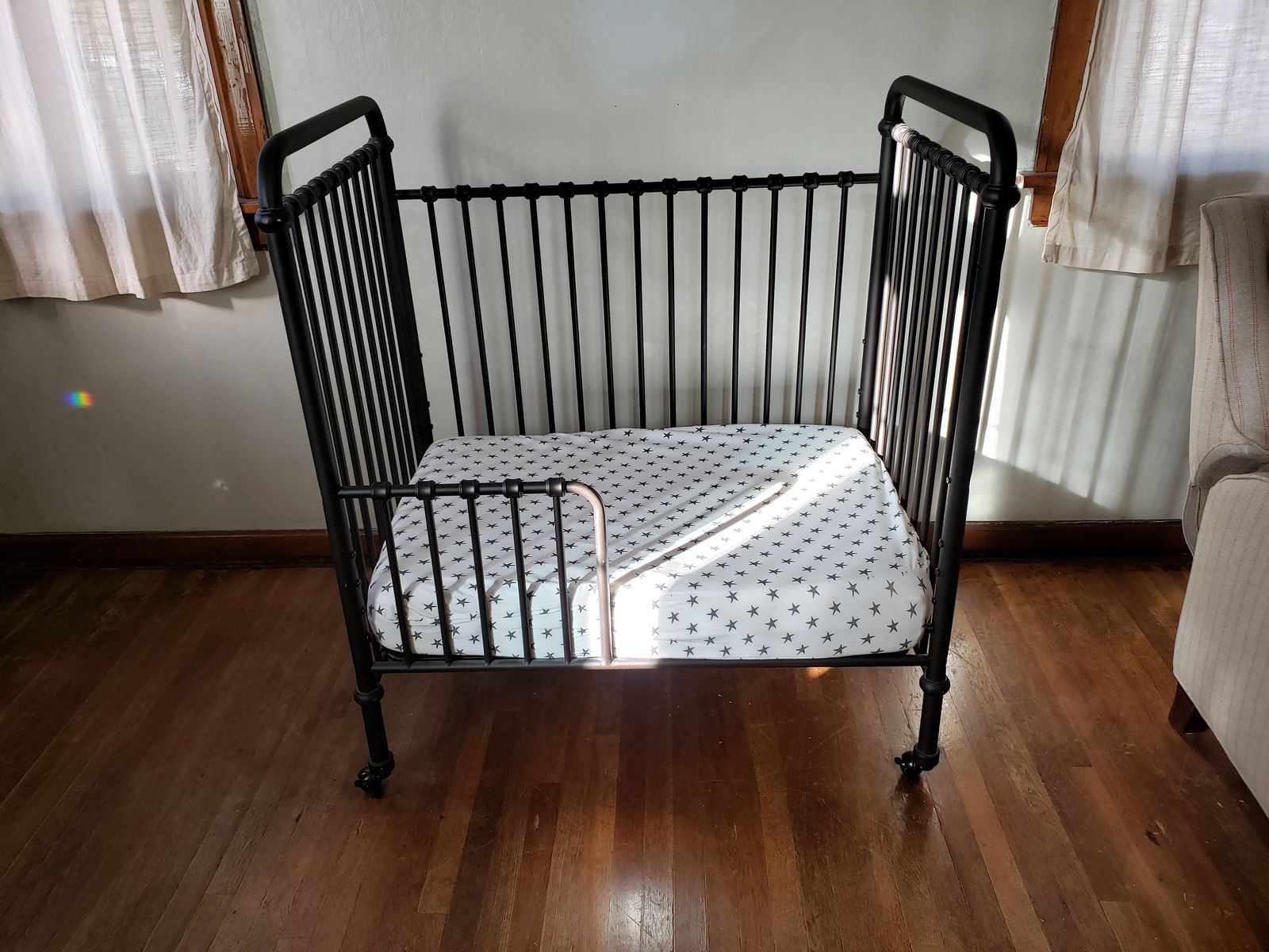 Crib, Million Dollar Baby Classic Abigail crib
