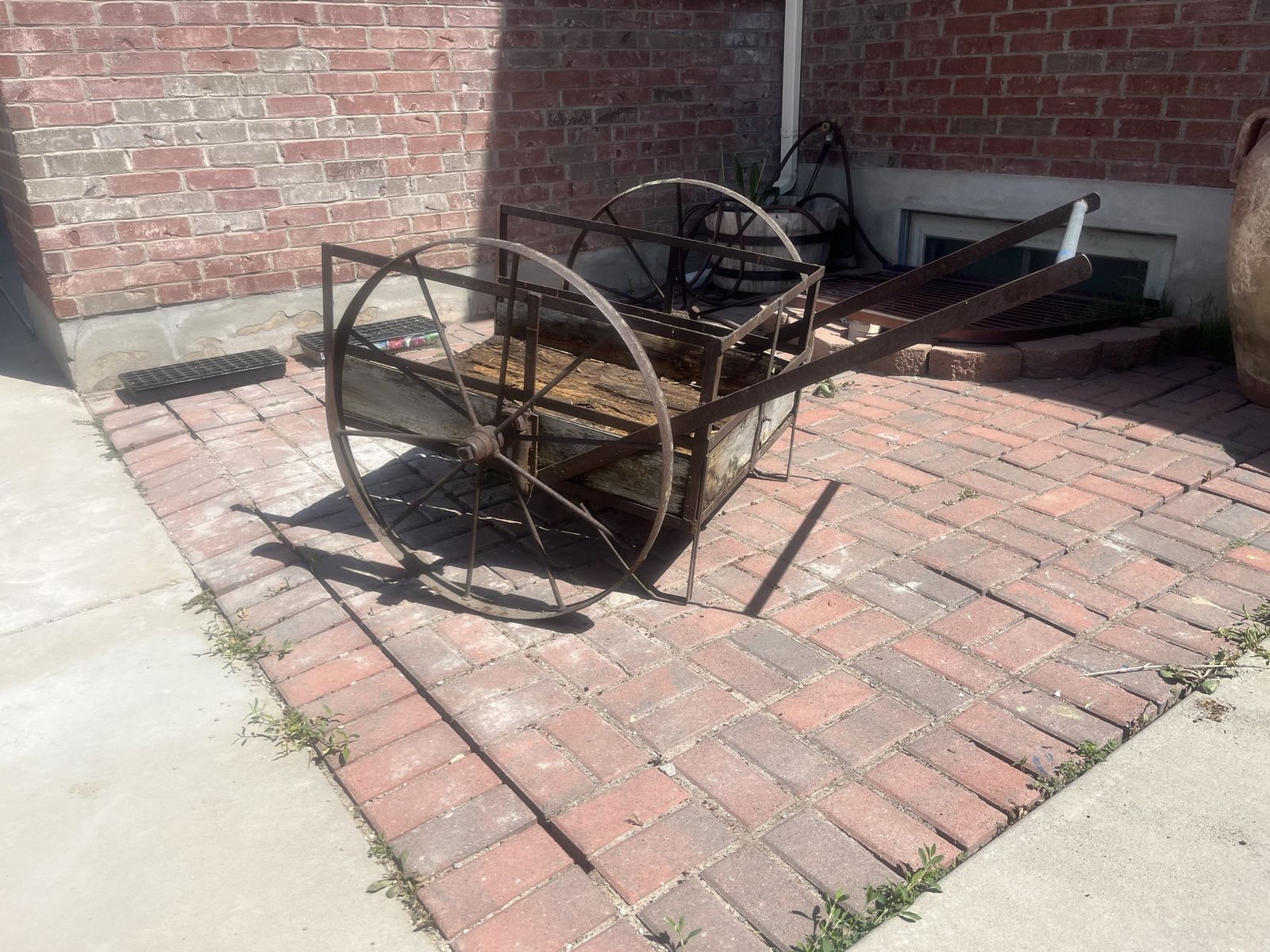 vintage/antique wagon yard art