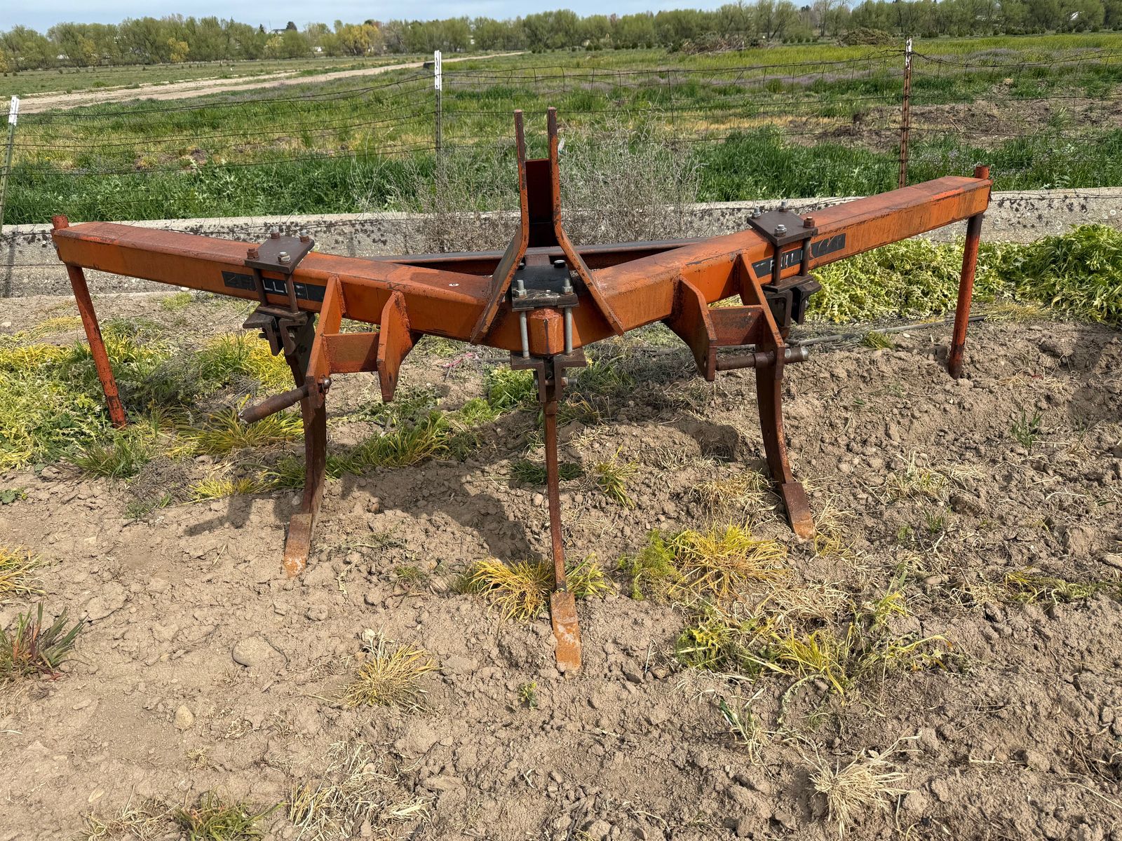 Brillion 5 shank ripper 10' wide