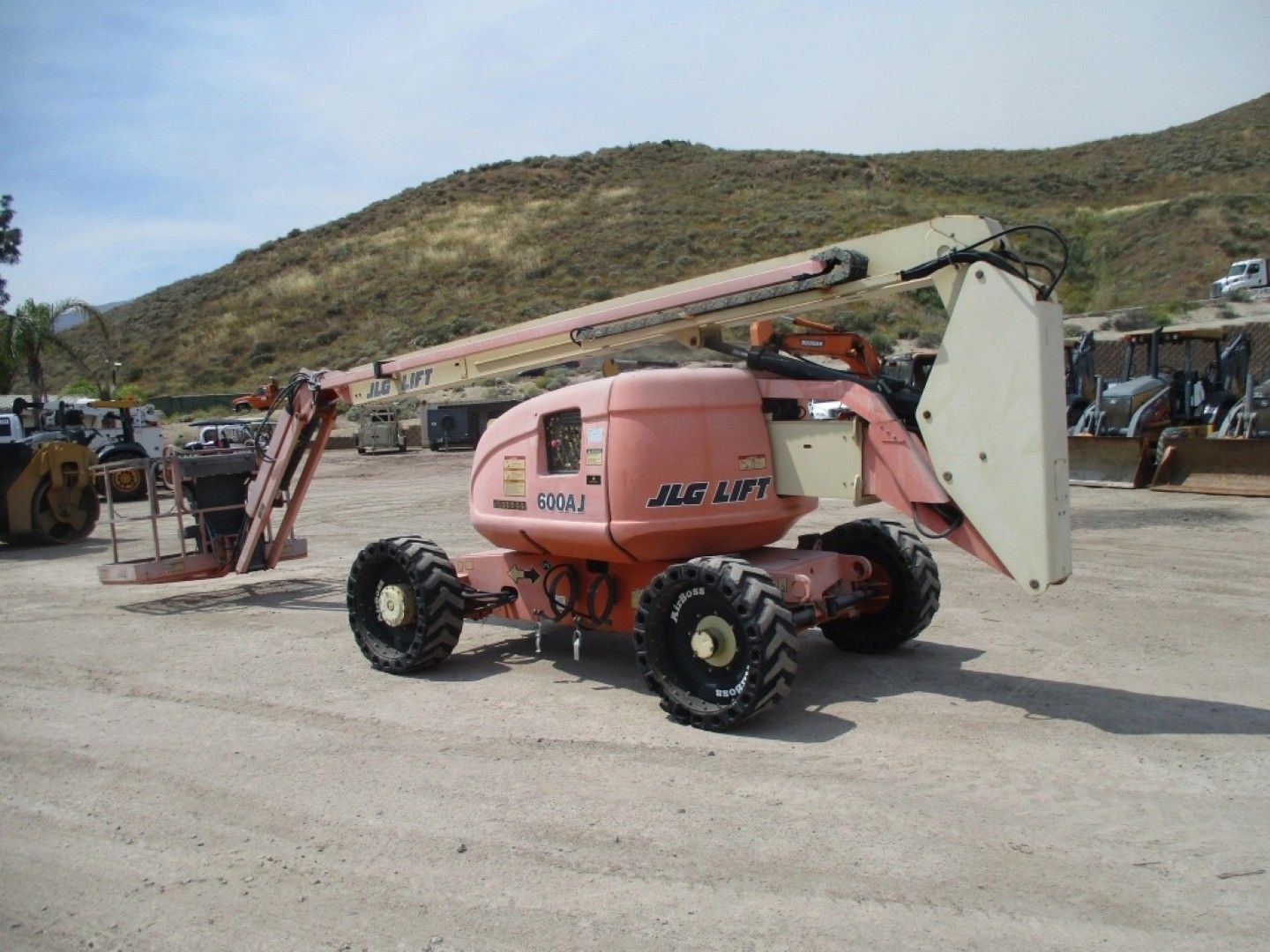 Main image 3