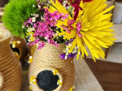 Beehive flower vases & honeycomb decor